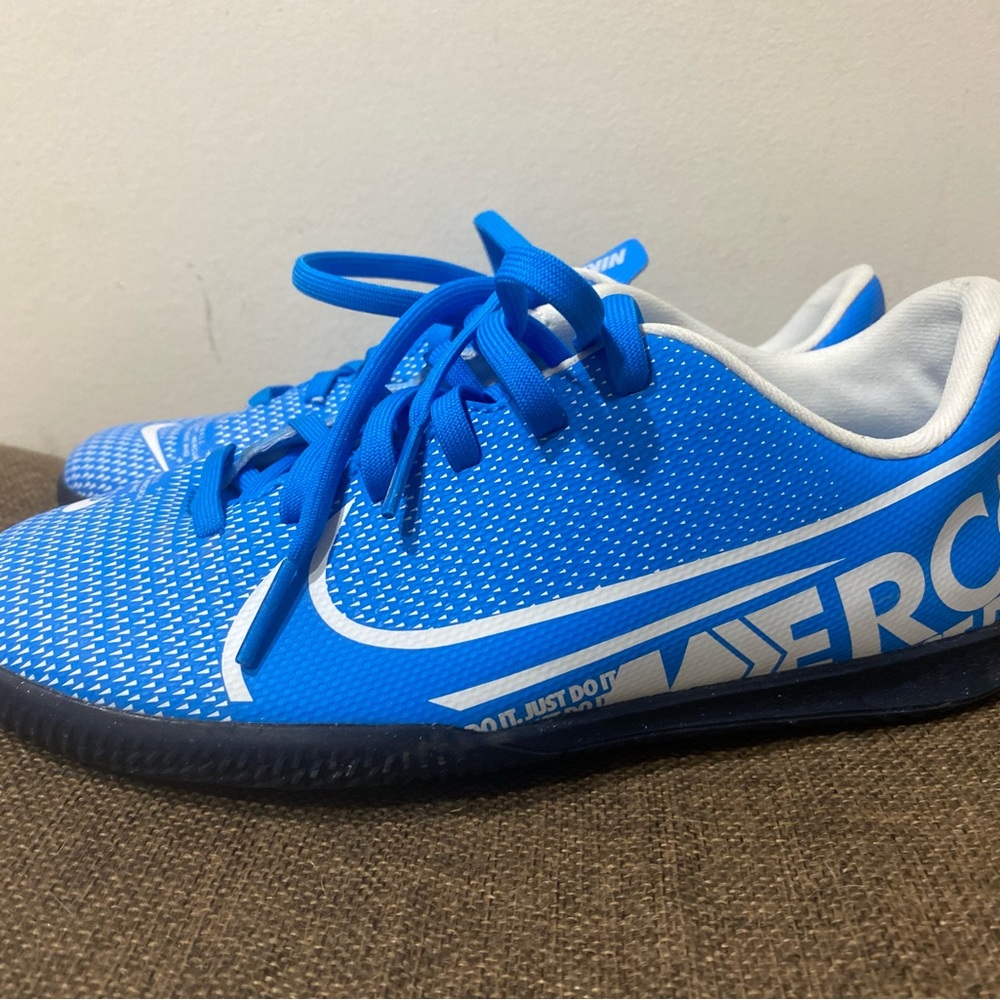 Indoor cleats